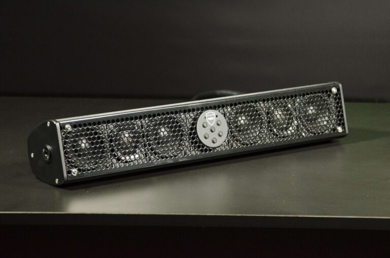 Wet Sounds Stealth Ultra & Stealth Core Sound Bars | Side By Side Stuff